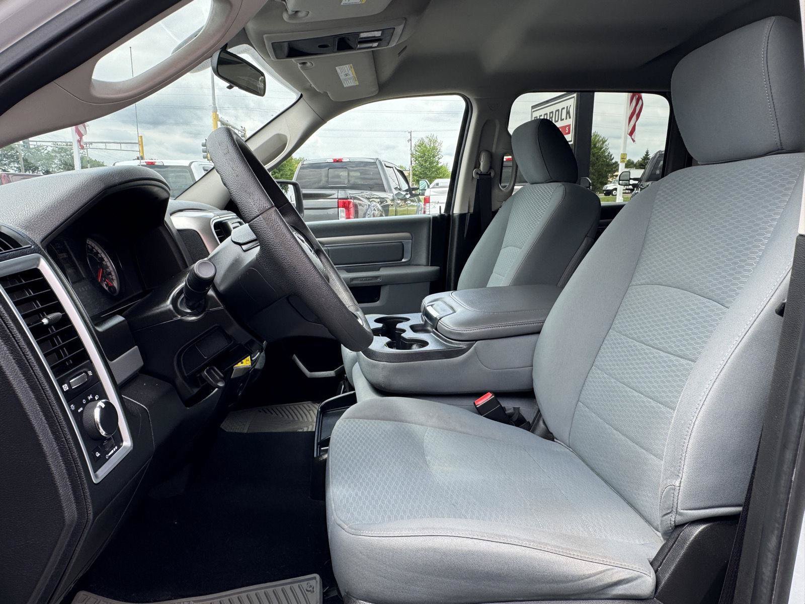 Used 2019 RAM 1500 Classic SLT AWD/4WD image 14