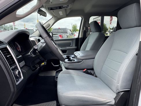 Used 2019 RAM 1500 Classic SLT AWD/4WD image 14