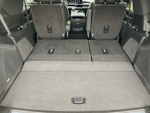 Used 2024 Cadillac Escalade Sport AWD/4WD image 53