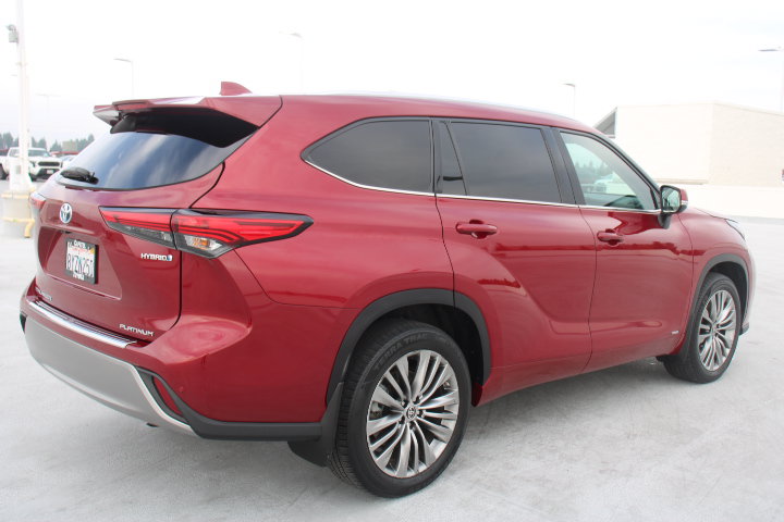 Used 2022 Toyota Highlander Platinum AWD/4WD image 3