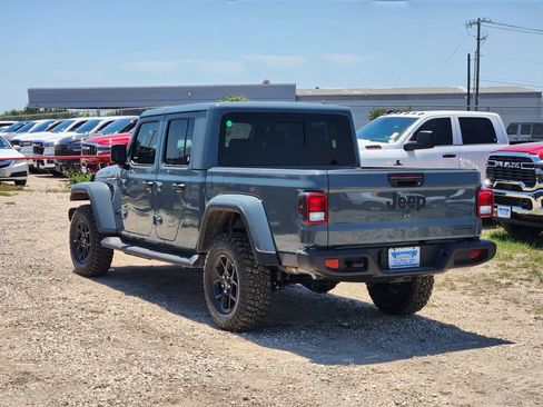New 2026 Jeep Gladiator Sport AWD/4WD image 3