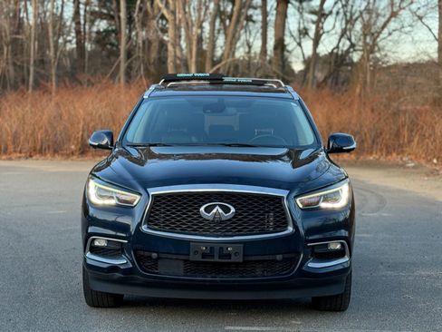 Used 2019 INFINITI QX60 Luxe w/ Essential Package image 2