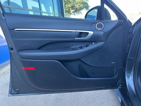 Used 2021 Hyundai Sonata Limited w/ Preferred Accessory Package image 23