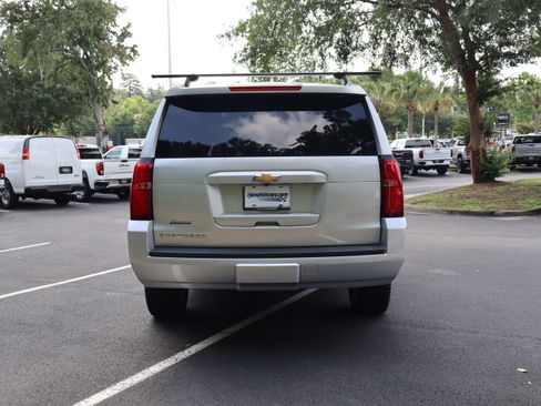 Used 2017 Chevrolet Suburban LT w/ Luxury Package RWD image 56