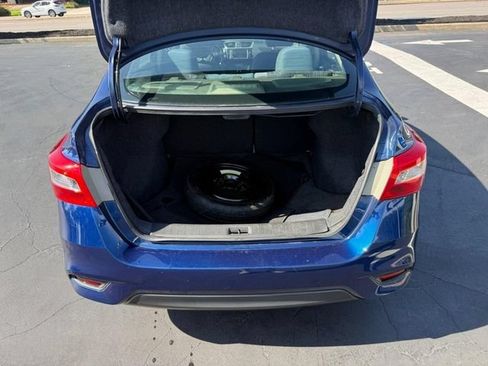 Used 2019 Nissan Sentra SV FWD image 5