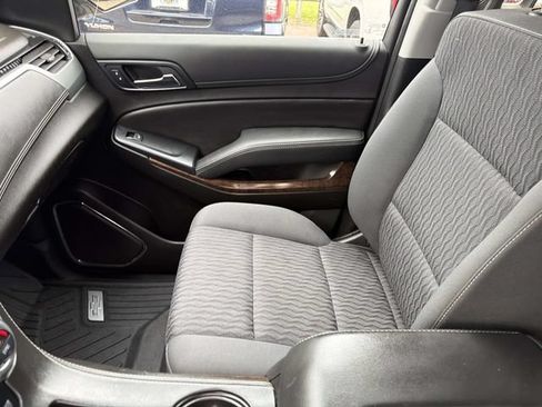 Used 2019 Chevrolet Suburban LS w/ Enhanced Driver Alert Package RWD image 20