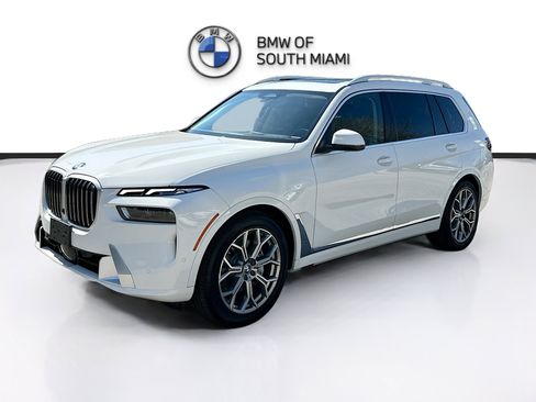 Used 2023 BMW X7 xDrive40i image 3