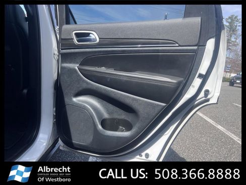 Used 2022 Jeep Grand Cherokee Limited w/ Trailer Tow Group IV image 18