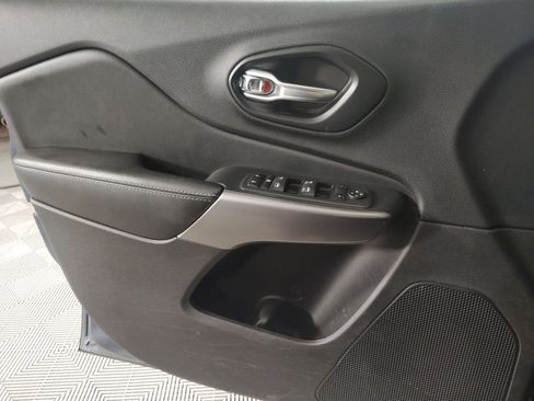 Used 2021 Jeep Cherokee Latitude Plus w/ Sun & Sound Group image 13