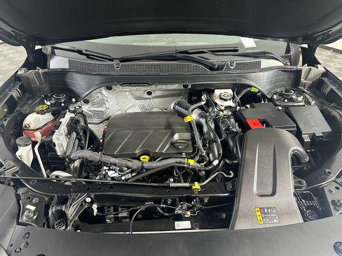 Used 2025 Chevrolet Trax LT w/ LT Convenience Package image 33