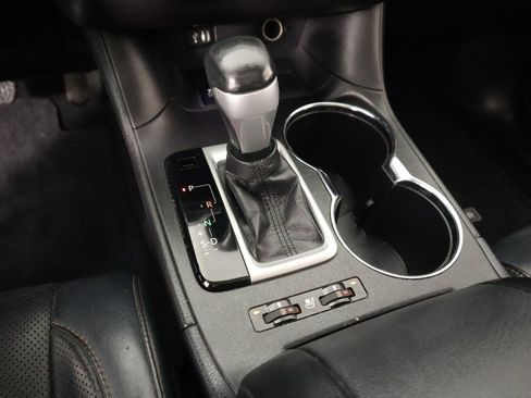 Used 2015 Toyota Highlander Limited image 8