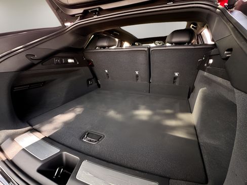 Used 2024 Cadillac Lyriq Luxury w/ LPO, Floor Liner Package RWD image 23