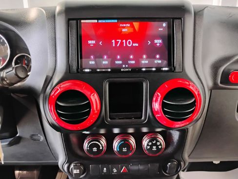 Used 2015 Jeep Wrangler Unlimited Sport w/ Connectivity Group AWD/4WD image 58