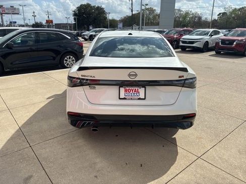 New 2026 Nissan Sentra SR w/ Floor Mat Package FWD image 6