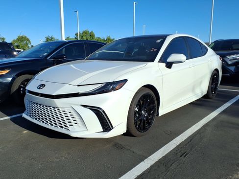 Used 2026 Toyota Camry XSE w/ Premium Package FWD image 2
