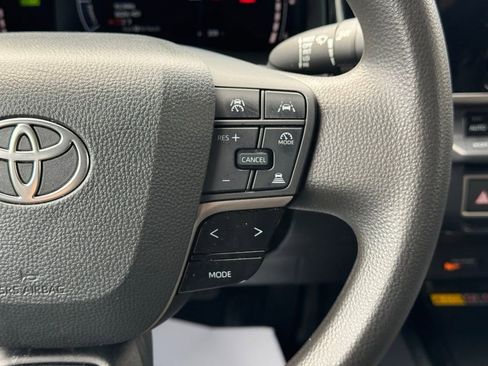 Used 2025 Toyota Camry LE image 31