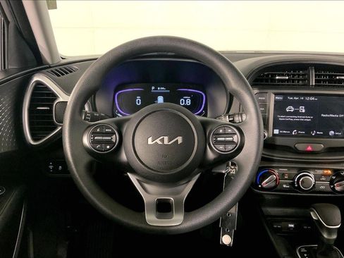 Certified 2025 Kia Soul LX image 5