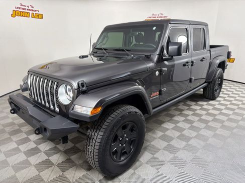 Used 2021 Jeep Gladiator Overland w/ Popular Equipment Package AWD/4WD image 1