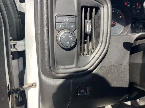 Used 2024 Chevrolet Silverado 2500 Custom image 15