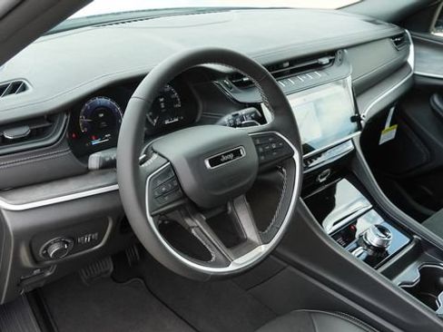 New 2026 Jeep Grand Cherokee L 4WD image 19
