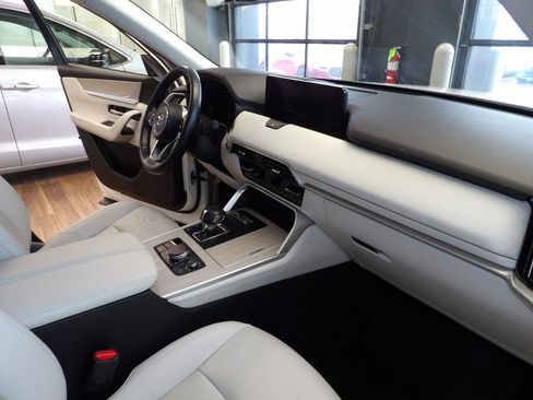 Certified 2024 MAZDA CX-90 3.3 Turbo w/ Premium Plus Pkg image 13