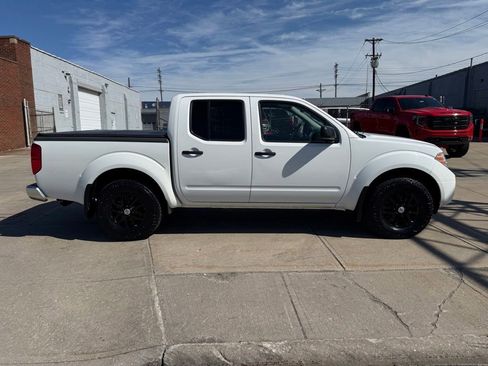 Used 2018 Nissan Frontier SV AWD/4WD image 5