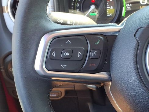 Used 2025 Jeep Wrangler Unlimited Sahara AWD/4WD image 28