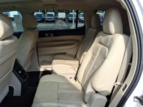 Used 2015 Lincoln MKT AWD w/ Equipment Group 201A image 30