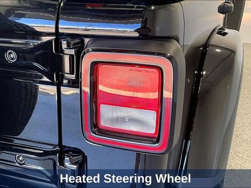 Used 2023 Jeep Wrangler Unlimited Sahara w/ Cold Weather Group AWD/4WD image 31