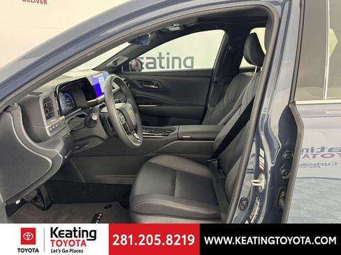 New 2025 Toyota Crown Signia image 5