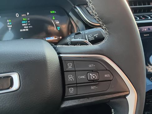 Used 2023 Jeep Grand Cherokee image 28