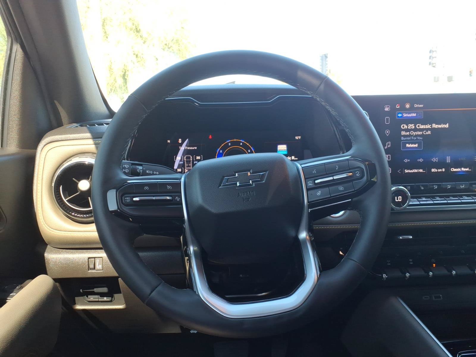 Used 2024 Chevrolet Colorado ZR2 w/ ZR2 Convenience Package III AWD/4WD image 18