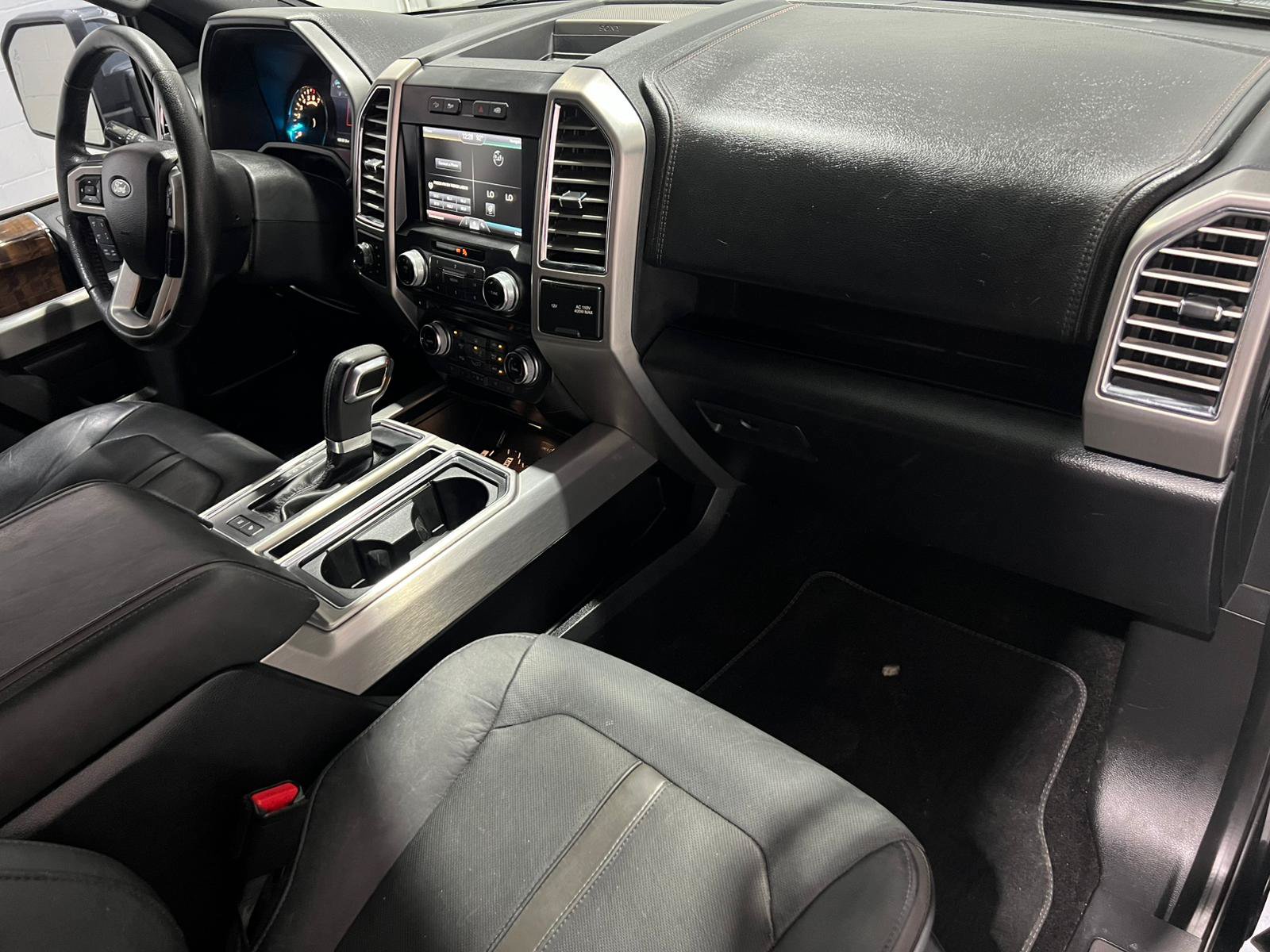 Used 2015 Ford F150 Platinum w/ Equipment Group 701A Luxury AWD/4WD image 16