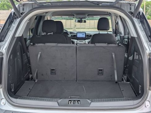 Used 2022 Ford Explorer XLT RWD image 28
