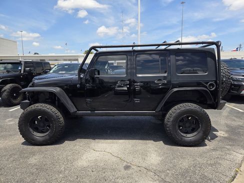 Used 2008 Jeep Wrangler Unlimited Sahara w/ Trailer Tow Group AWD/4WD image 5