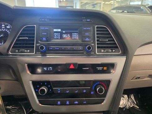 Used 2017 Hyundai Sonata SE FWD image 15