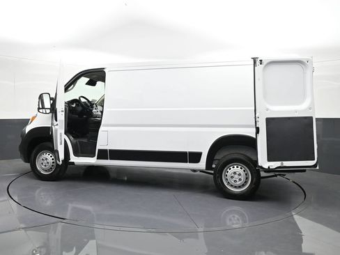 Used 2025 RAM ProMaster 2500 w/ Convenience Group FWD image 44