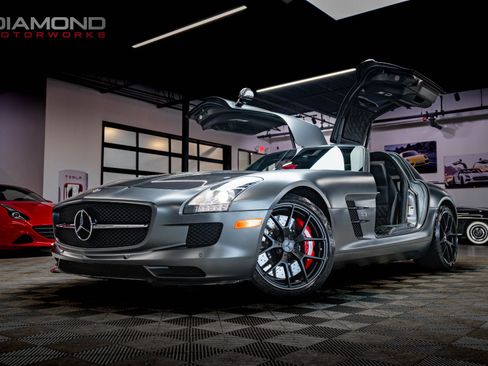 Used 2015 Mercedes-Benz SLS AMG GT Final Edition image 12