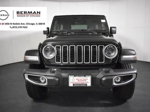 Used 2025 Jeep Wrangler Unlimited Sahara AWD/4WD image 2