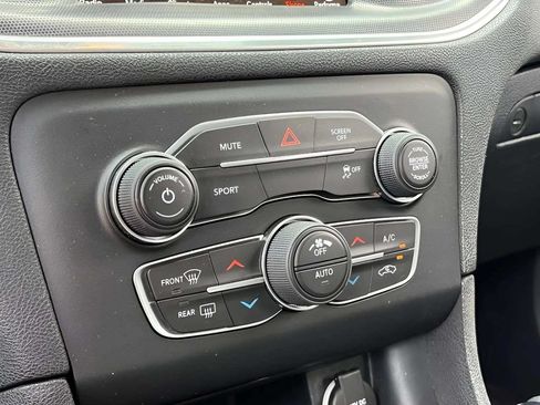 Used 2017 Dodge Charger R/T RWD image 22