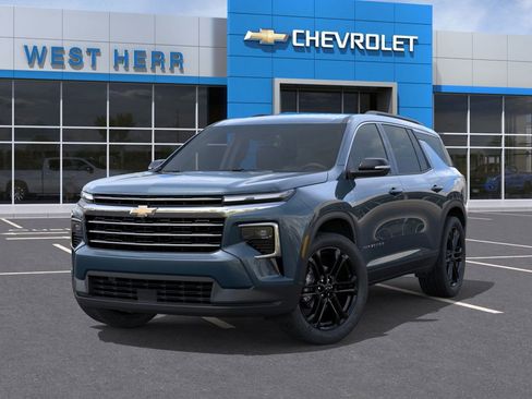 New 2026 Chevrolet Traverse LT w/ Driver Confidence Package image 6