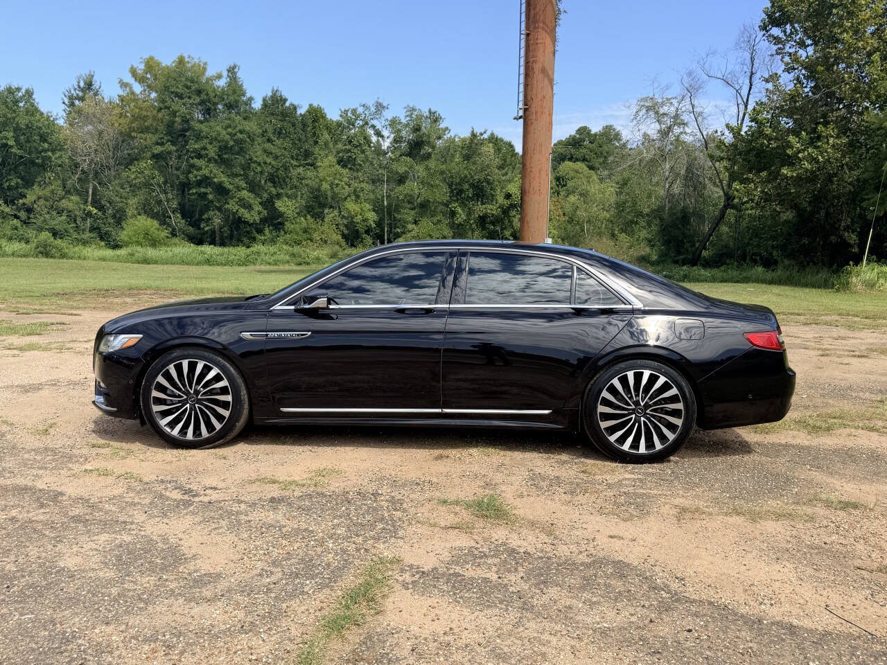 Used 2017 Lincoln Continental Black Label w/ Rear-seat Package AWD/4WD image 2