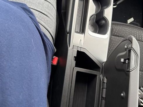 New 2025 Chevrolet Equinox EV LT w/ Comfort Package image 25