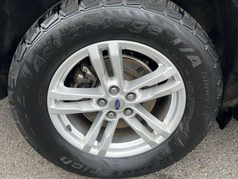 Used 2020 Ford Explorer XLT AWD/4WD image 12