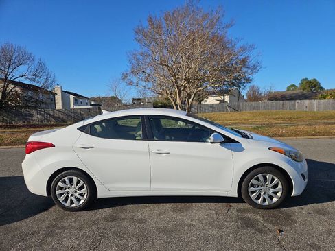 Used 2011 Hyundai Elantra GLS image 7