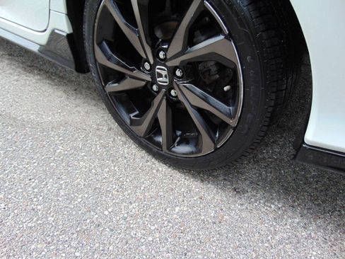 Used 2017 Honda Civic Sport image 11