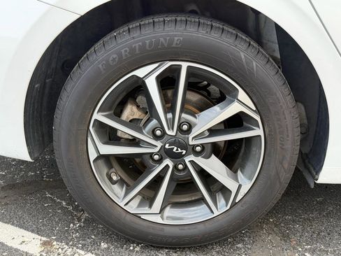 Used 2023 Kia Forte LXS FWD image 28