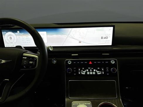 Used 2025 Genesis GV80 2.5T Advanced image 9