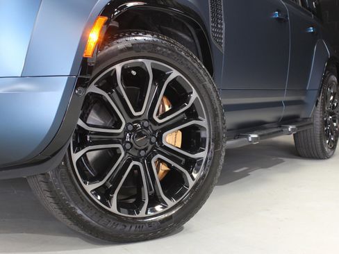 Used 2026 Land Rover Defender 110 OCTA image 23