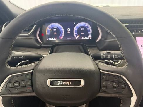 Used 2024 Jeep Grand Cherokee Limited AWD/4WD image 6